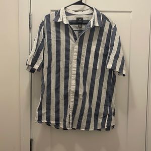 Men’s Large Blue and White Button Up